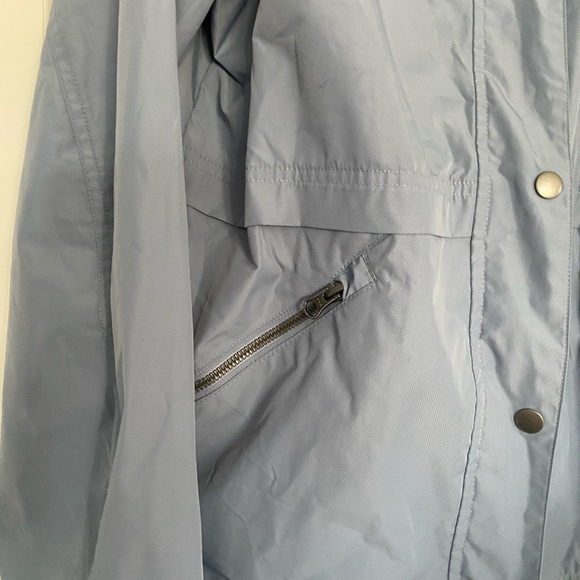 Women’s Columbia Windbreaker Jacket - Picture 3 of 6